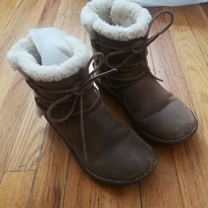 UGG Women's Caspia Boots size 6